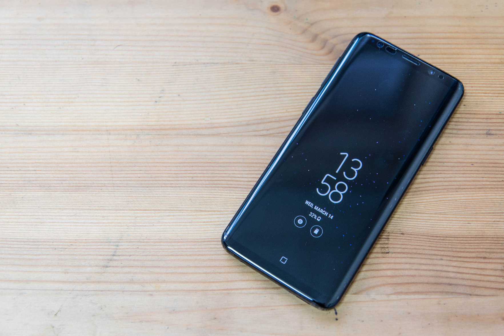 Telefon z always on display